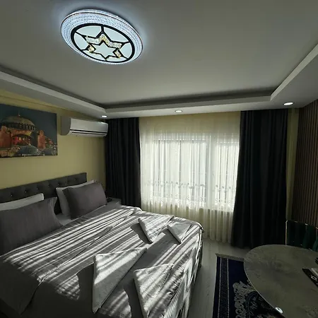 Ozer & * İstanbul