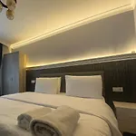 Hotel Ozer & *