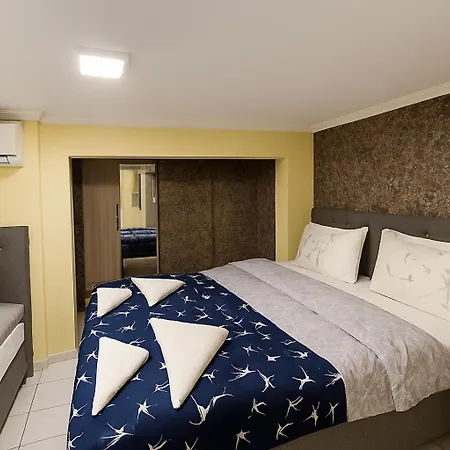 Ozer & Hotel Estambul