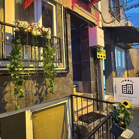 Ozer & Hotel