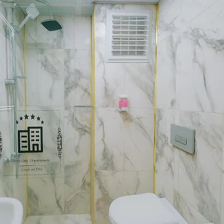 Ozer & Hotel *